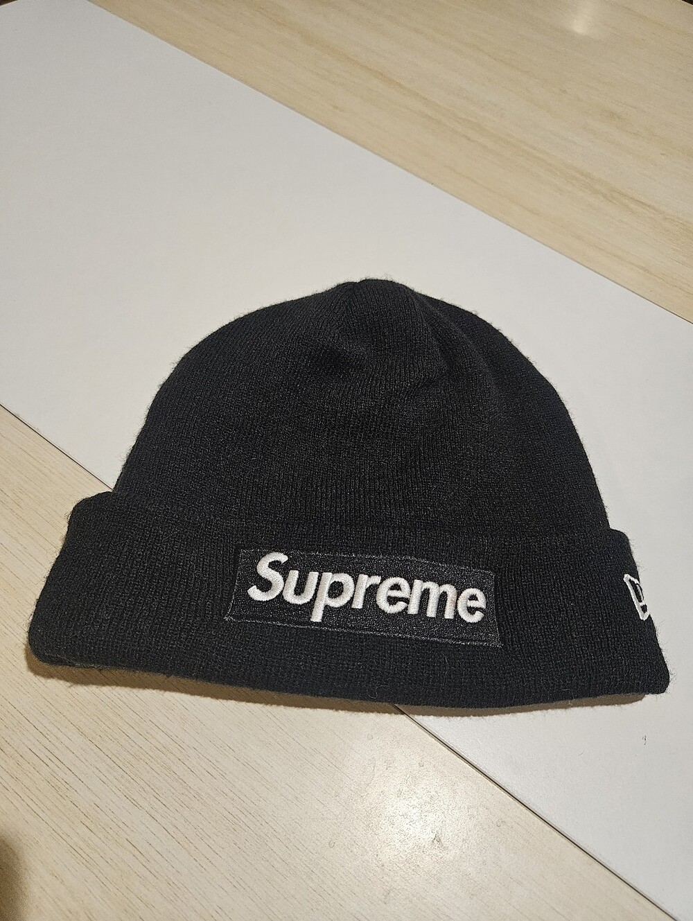 Supreme New Era World Famous Box Logo Beanie Black